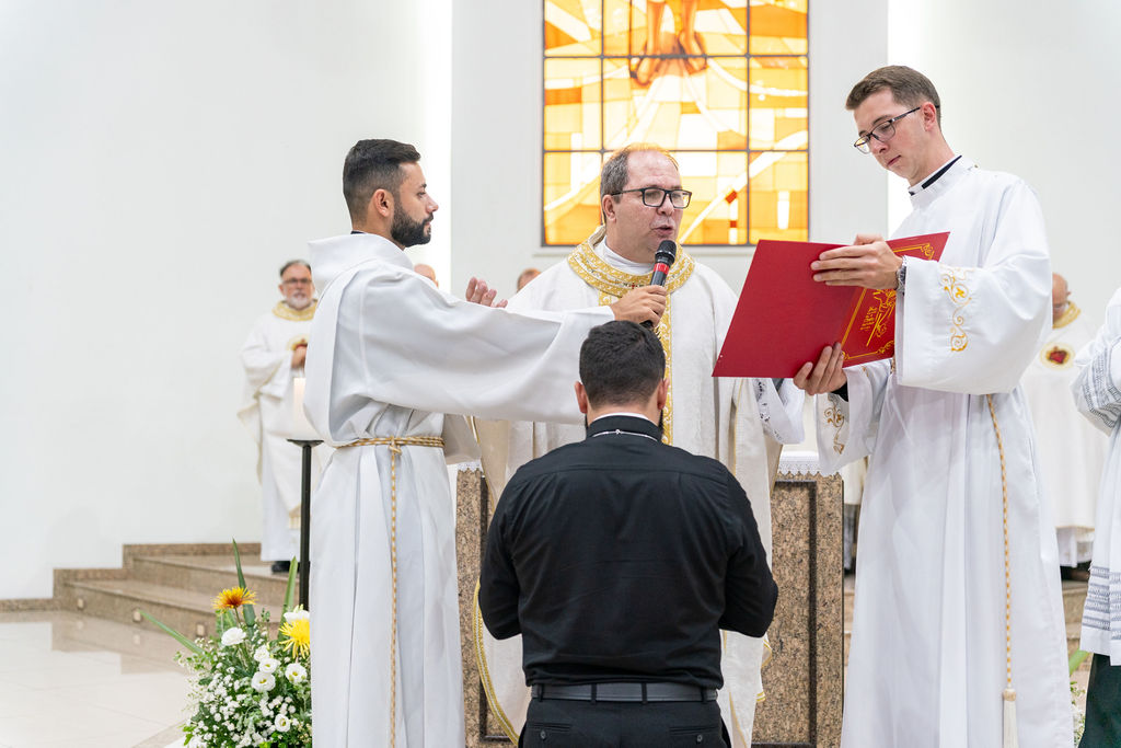Profissão perpétua e Diaconado do Fr. Tiago Junior Waier