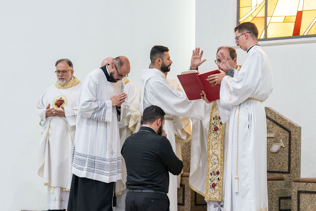 Profissão perpétua e Diaconado do Fr. Tiago Junior Waier