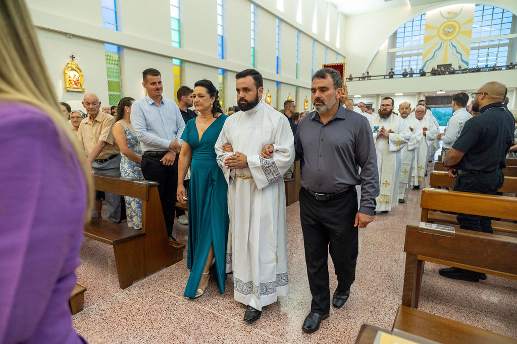 Profissão perpétua e Diaconado do Fr. Tiago Junior Waier