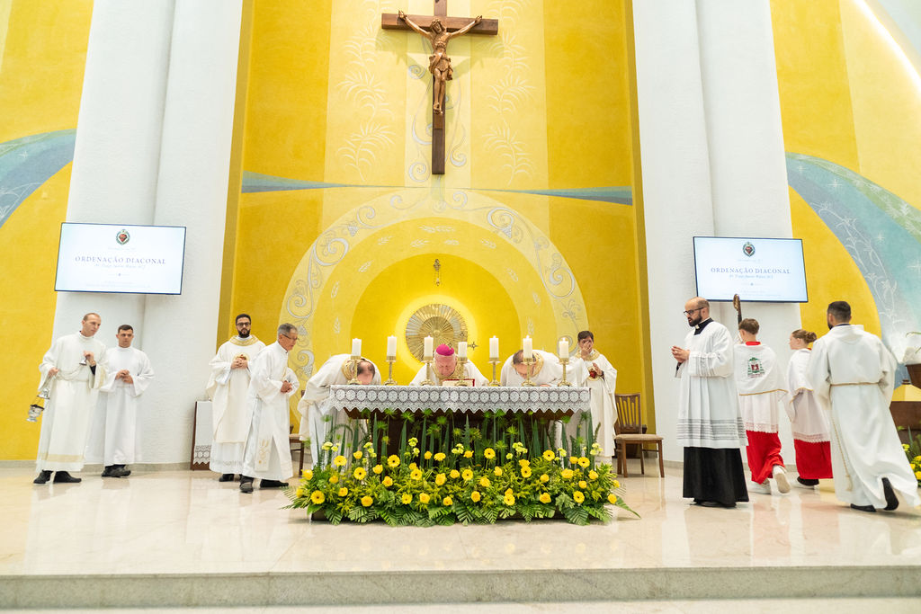 Profissão perpétua e Diaconado do Fr. Tiago Junior Waier