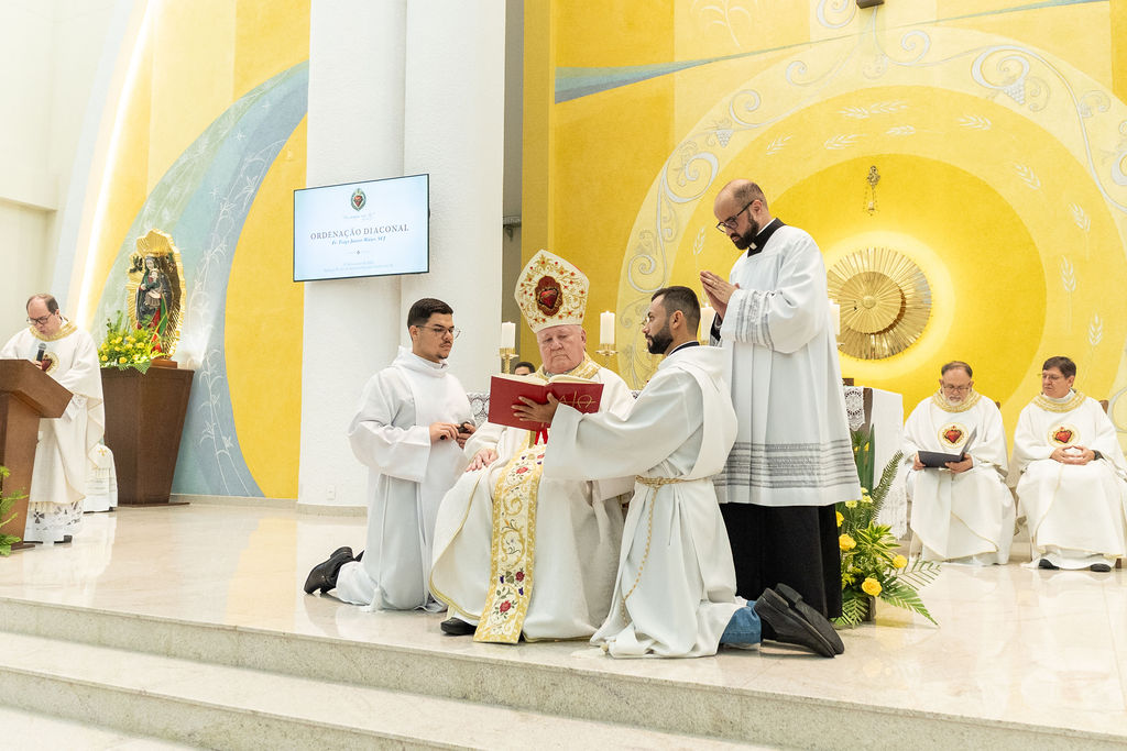 Profissão perpétua e Diaconado do Fr. Tiago Junior Waier