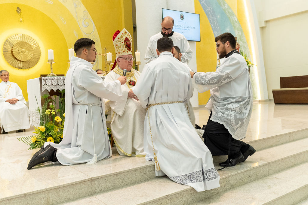 Profissão perpétua e Diaconado do Fr. Tiago Junior Waier