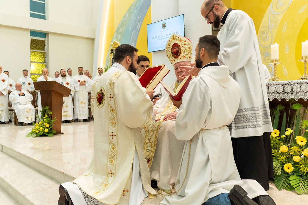 Profissão perpétua e Diaconado do Fr. Tiago Junior Waier