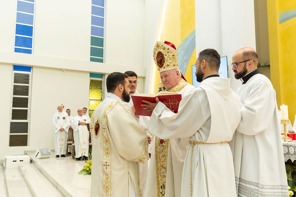 Profissão perpétua e Diaconado do Fr. Tiago Junior Waier