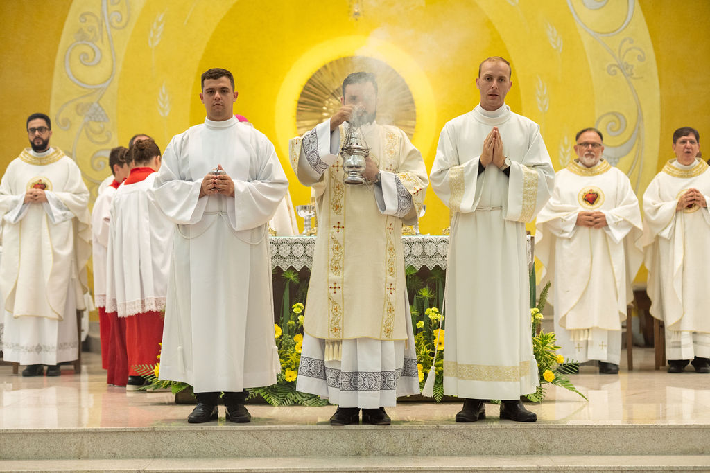 Profissão perpétua e Diaconado do Fr. Tiago Junior Waier