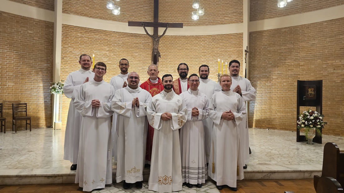 Fratres Recebem os ministérios do Leitorado e do Acolitado à Véspera da Solenidade do SCJ