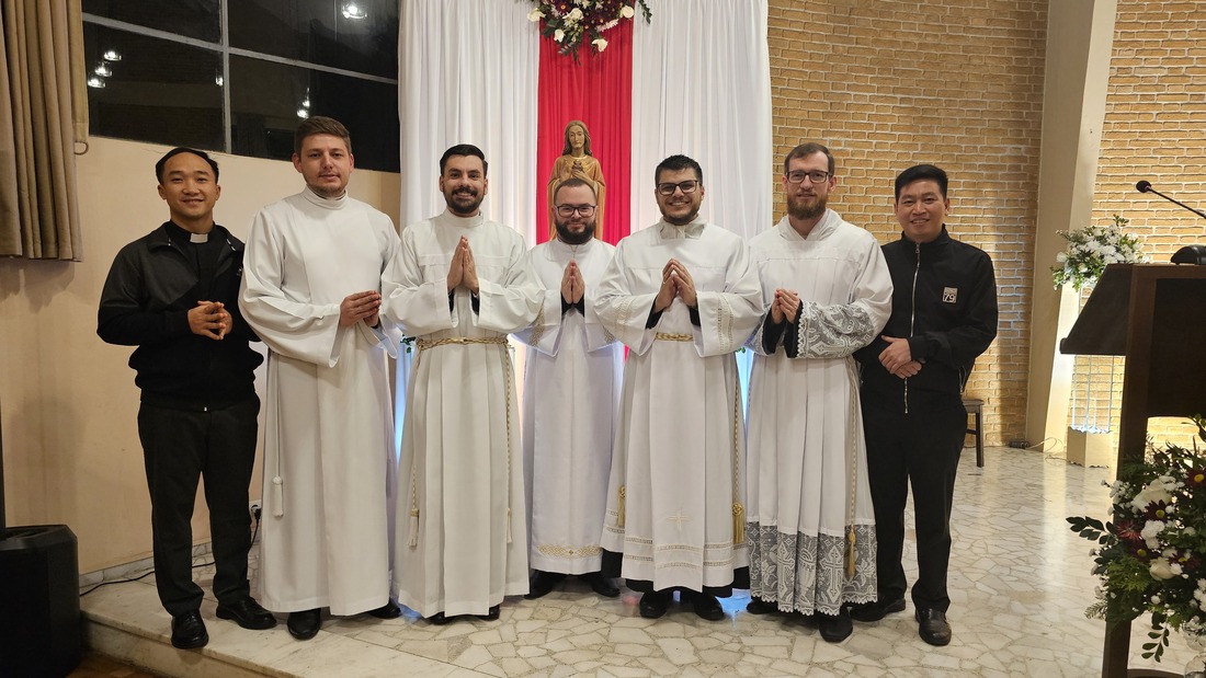 Fratres Recebem os ministérios do Leitorado e do Acolitado à Véspera da Solenidade do SCJ